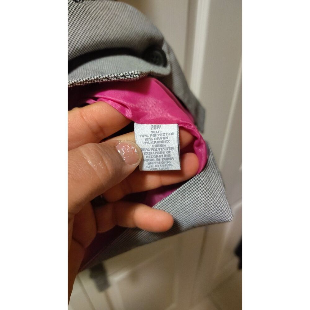 Dressbarn Gray Pink Lining Button Up Vest 20W - Picture 3 of 6
